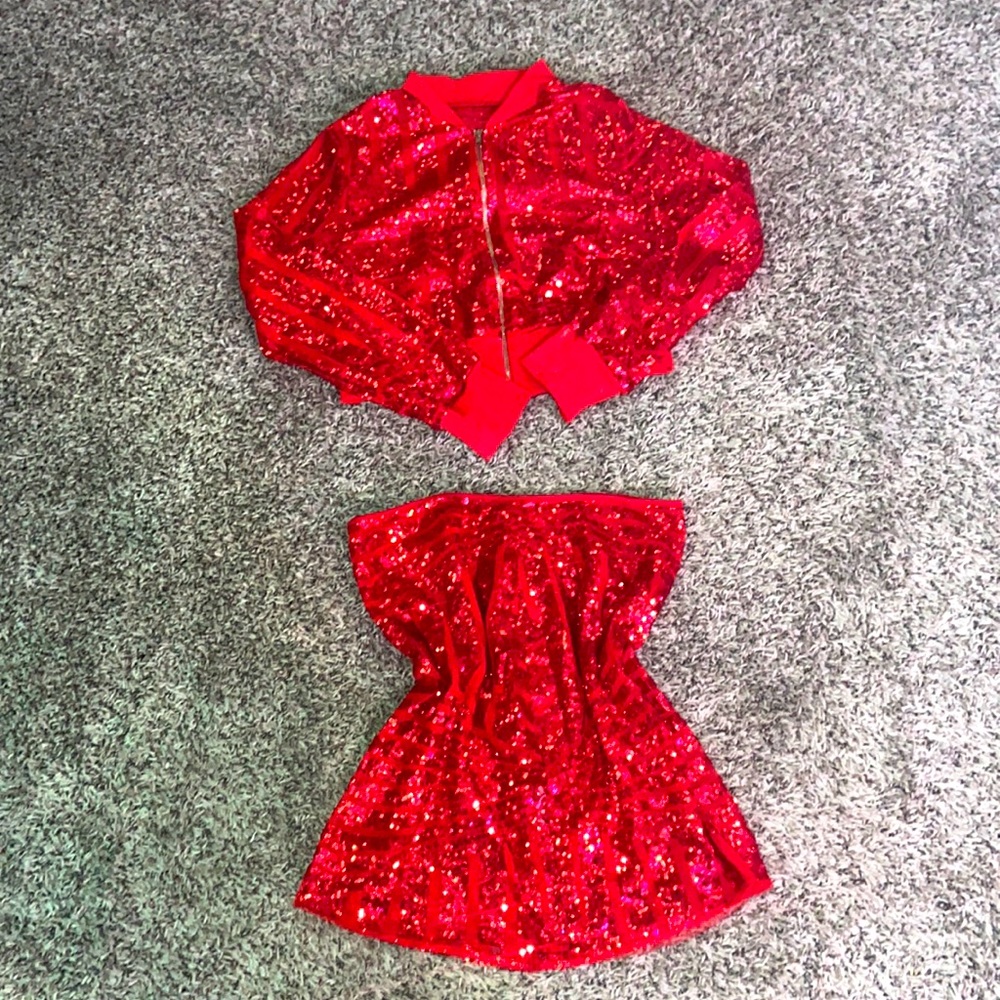 Large Beautiful Red Sequence Two Piece Party Set - image 1